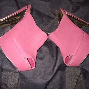 Chunky cranberry heels